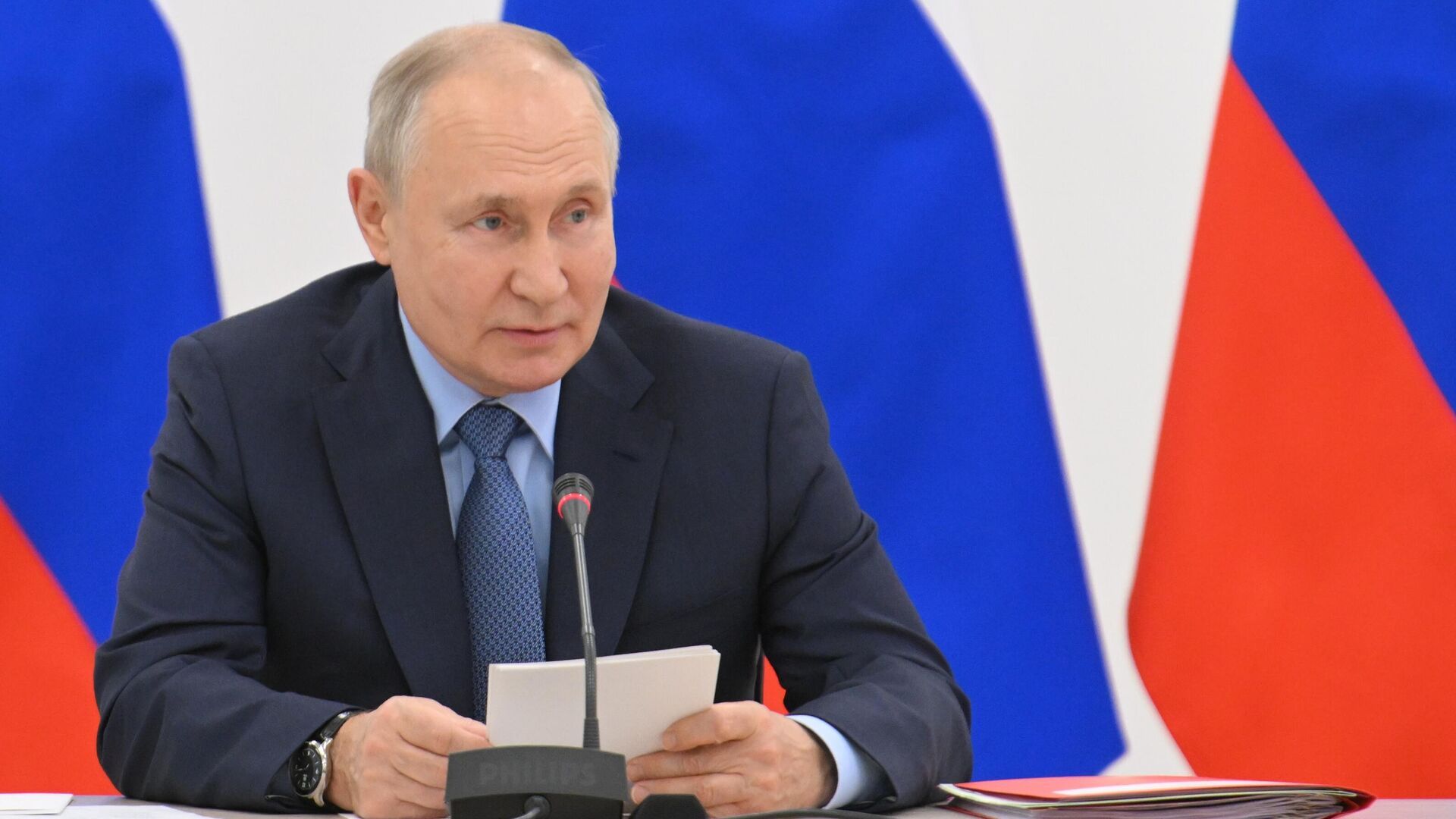 Путин призвал уделить особое внимание сдерживанию инфляции