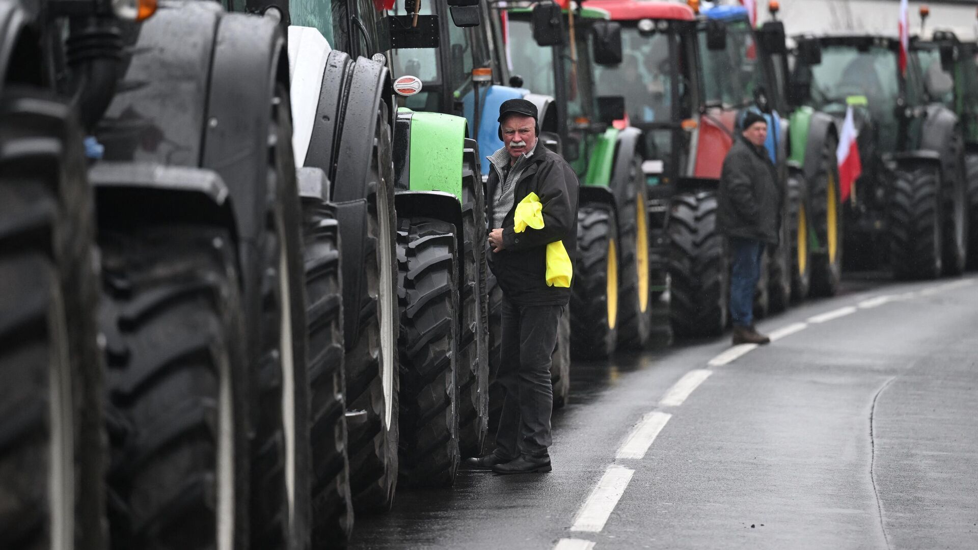 Заблокировать границу с Украиной польскими фермерами планируется 20 февраля