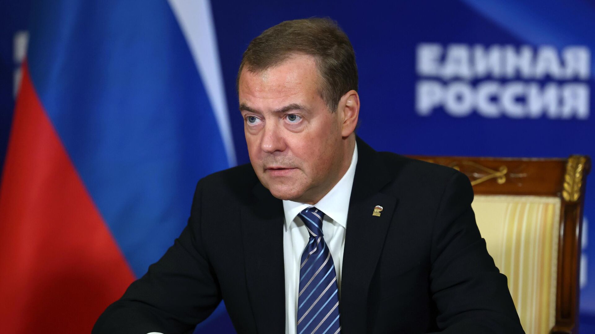 Медведев: Запад политизирует работу организаций, таких как МВФ