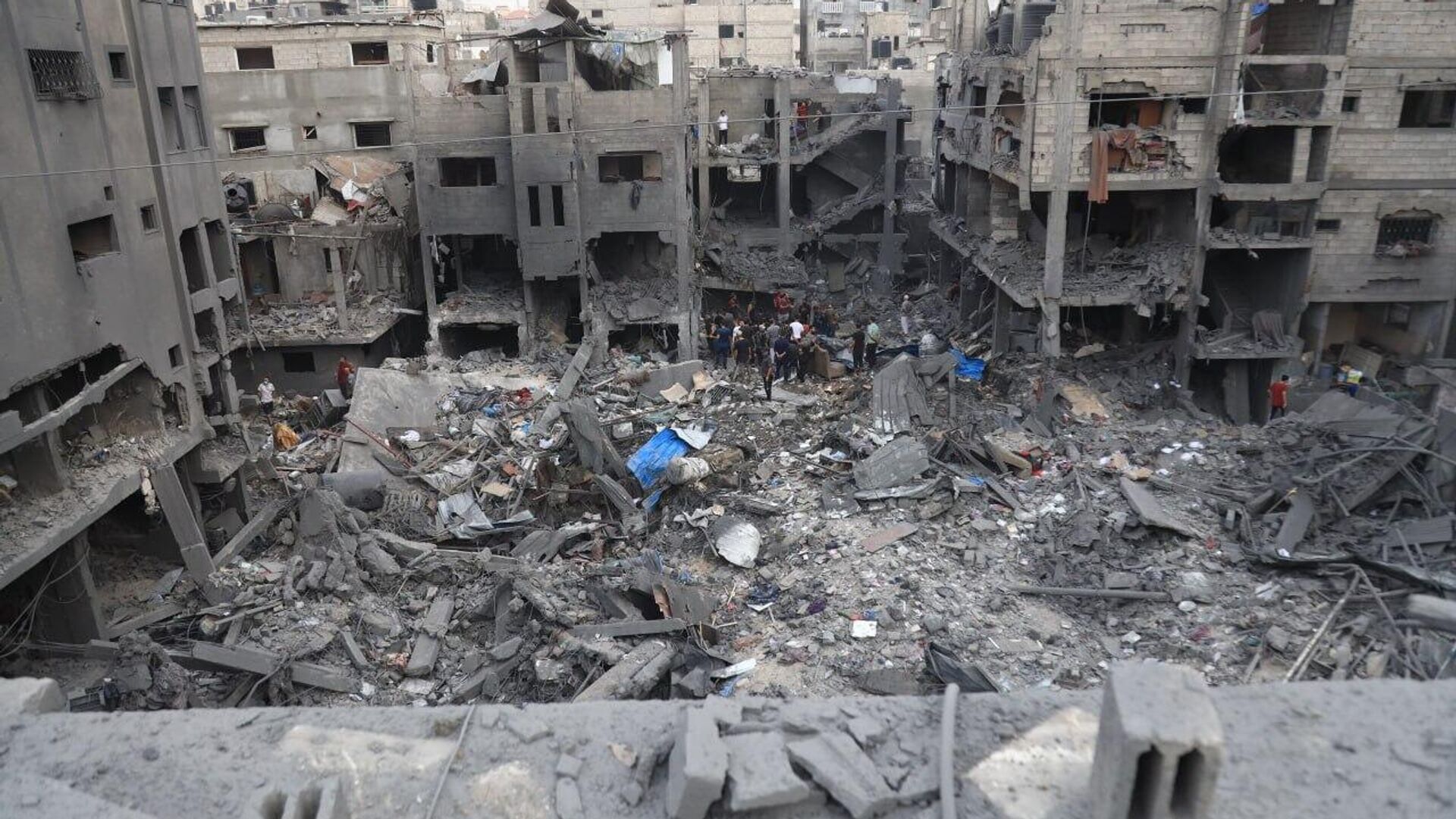 Лидер Колумбии заявил, что США и ЕС поддерживают бомбардировку людей в Газе