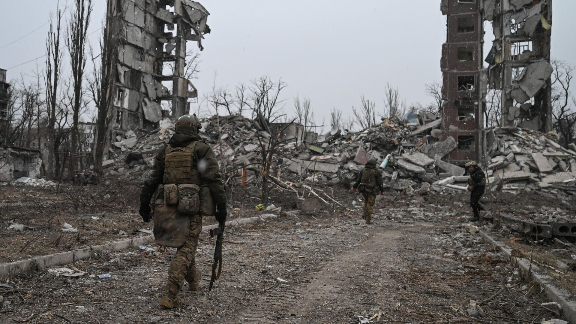 Российские военные атаковали и разрушили украинские укрепления в Часов Яре